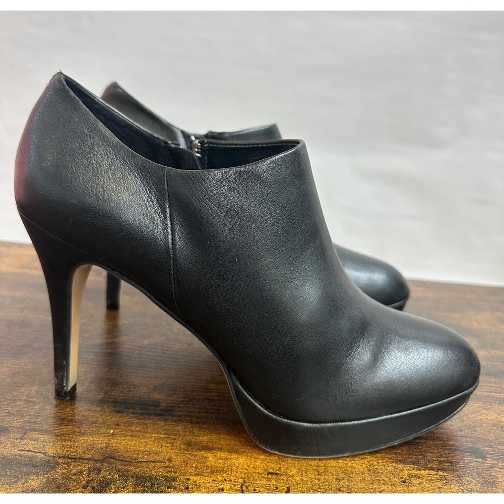 Vince Camuto Black Leather Elvin Booties Size 11 M Stiletto Sleek Ankle Boots